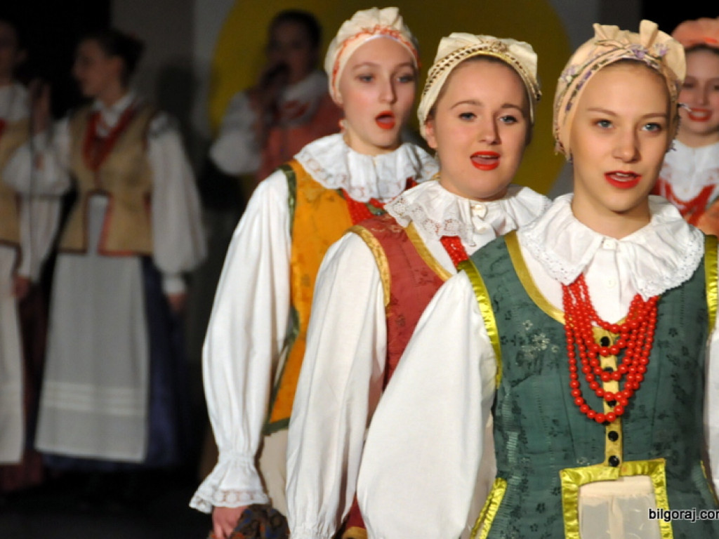 Muzyczno - taneczne show MDK na podsumowanie akcji Pomóż Dzieciom Przetrwać Zimę (FOTO)