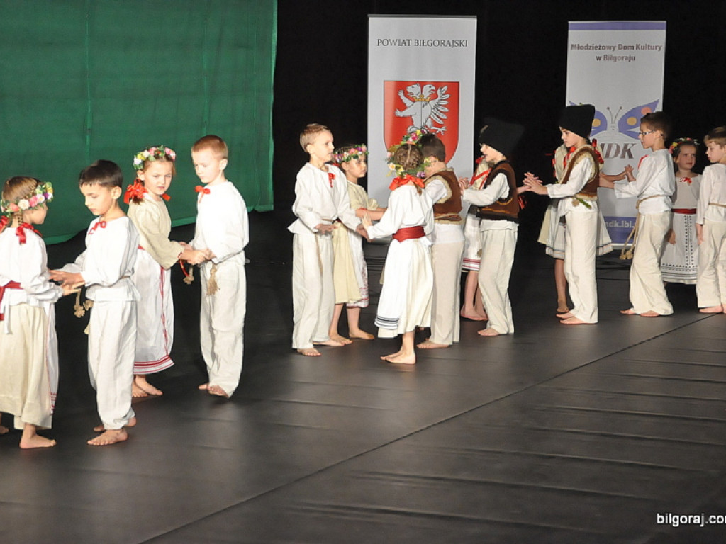 Muzyczno - taneczne show MDK na podsumowanie akcji Pomóż Dzieciom Przetrwać Zimę (FOTO)