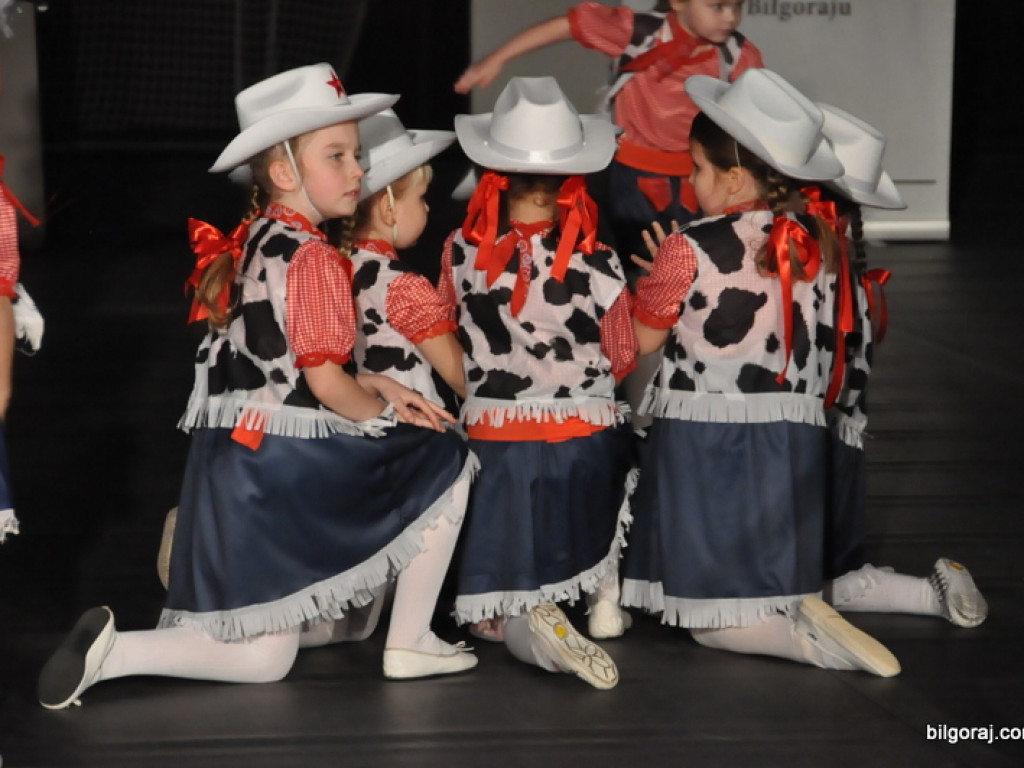 Muzyczno - taneczne show MDK na podsumowanie akcji Pomóż Dzieciom Przetrwać Zimę (FOTO)