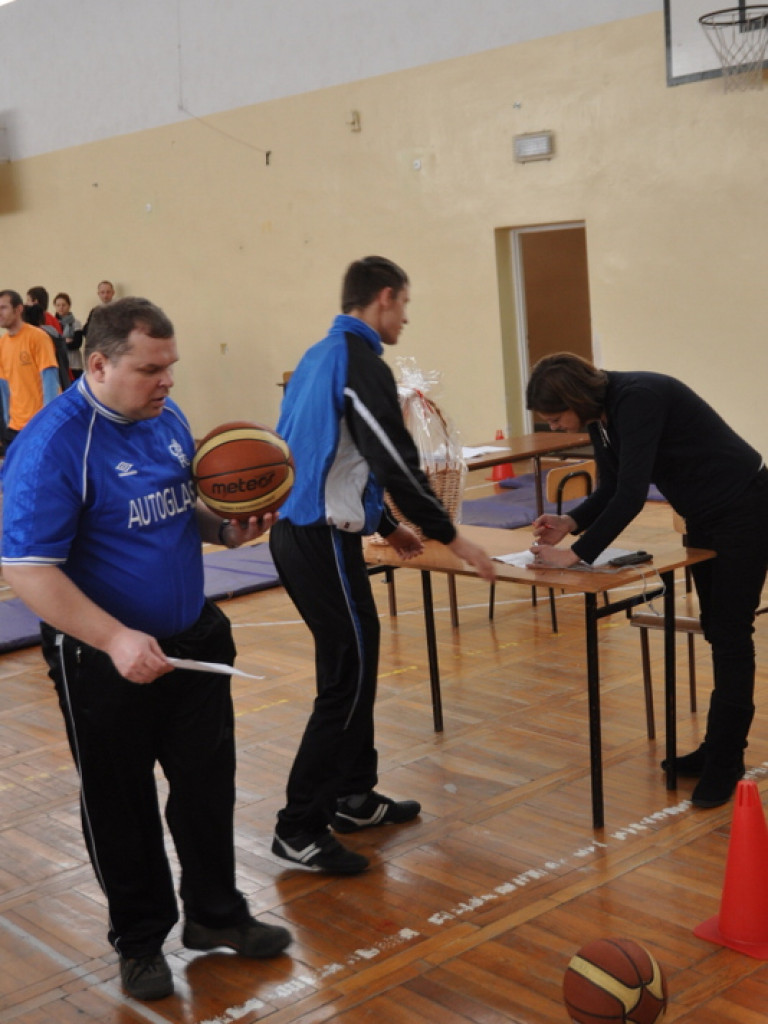 XII Mikołajkowy Turniej Sportowy Osób Niepełnosprawnych (FOTO)