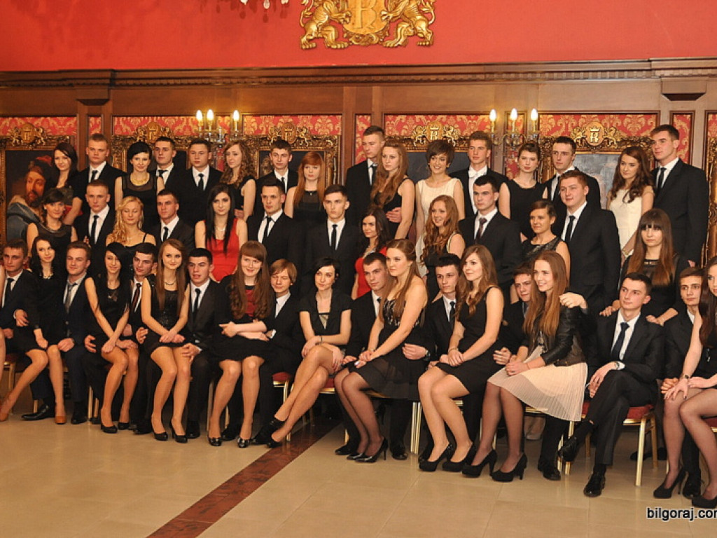 Zobacz relację ze studniówki w RCEZ (FOTO, VIDEO)