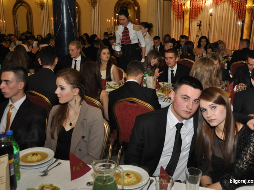 Zobacz relację ze studniówki w RCEZ (FOTO, VIDEO)