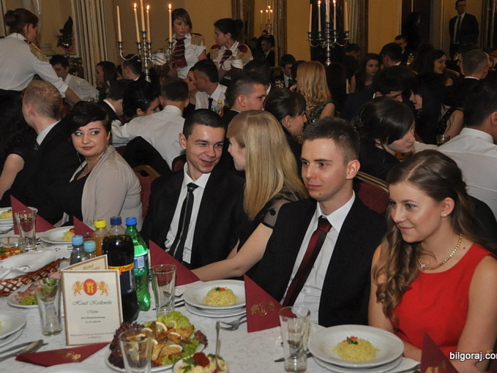 Zobacz relację ze studniówki w RCEZ (FOTO, VIDEO)