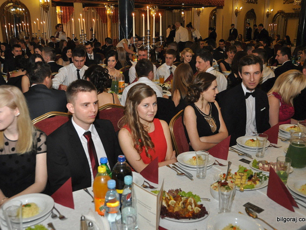 Zobacz relację ze studniówki w RCEZ (FOTO, VIDEO)