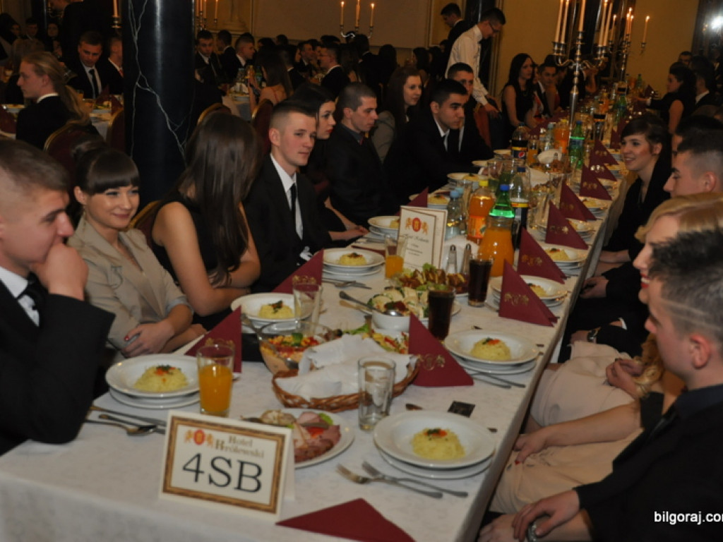 Zobacz relację ze studniówki w RCEZ (FOTO, VIDEO)