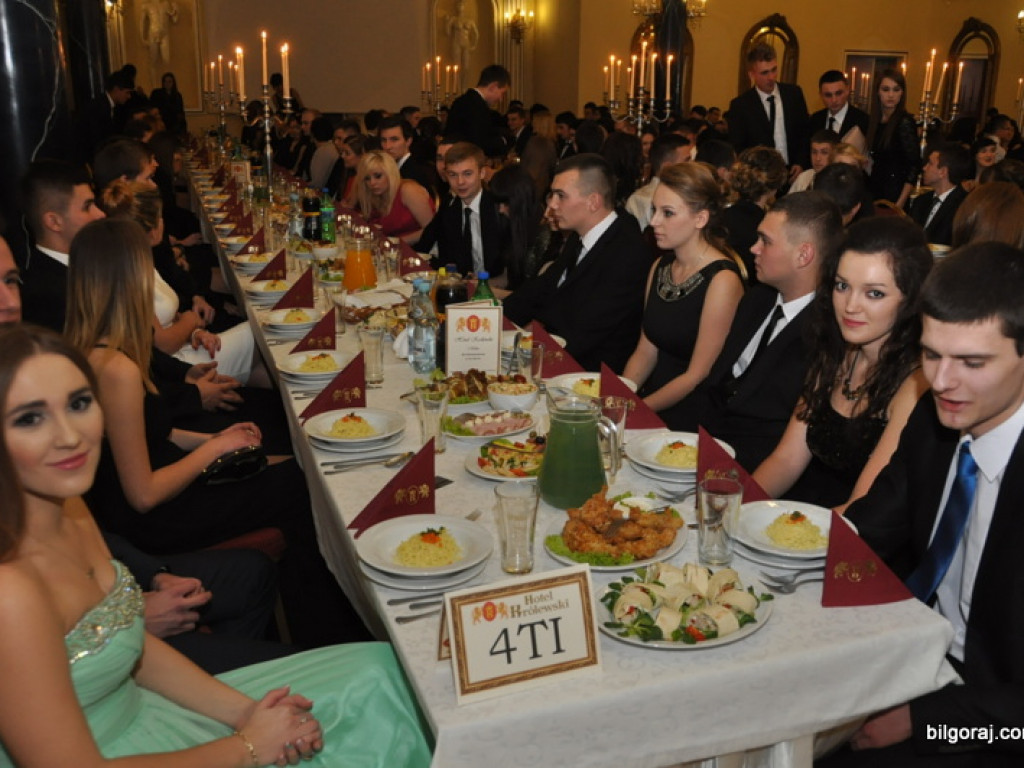 Zobacz relację ze studniówki w RCEZ (FOTO, VIDEO)