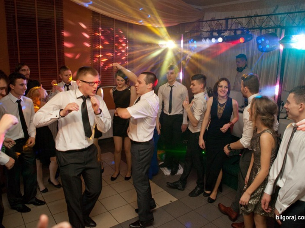 Studniówka w Katolickim Liceum im. Jana Pawła II (FOTO)