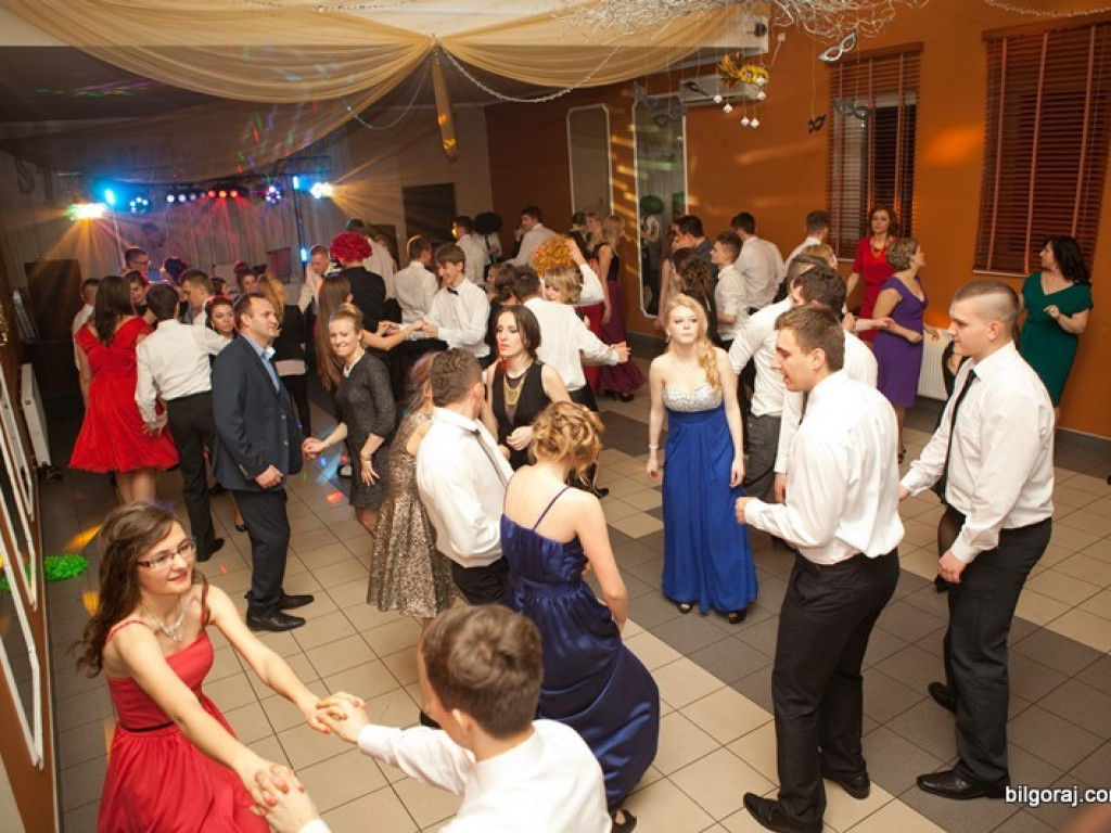 Studniówka w Katolickim Liceum im. Jana Pawła II (FOTO)