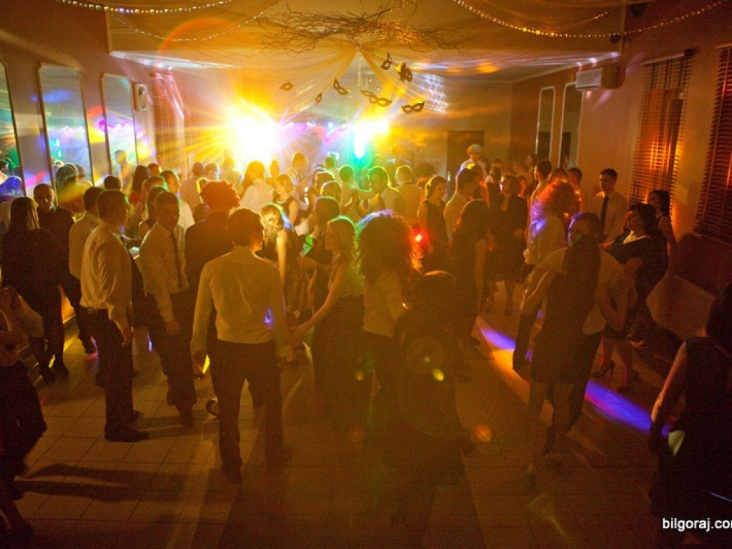 Studniówka w Katolickim Liceum im. Jana Pawła II (FOTO)