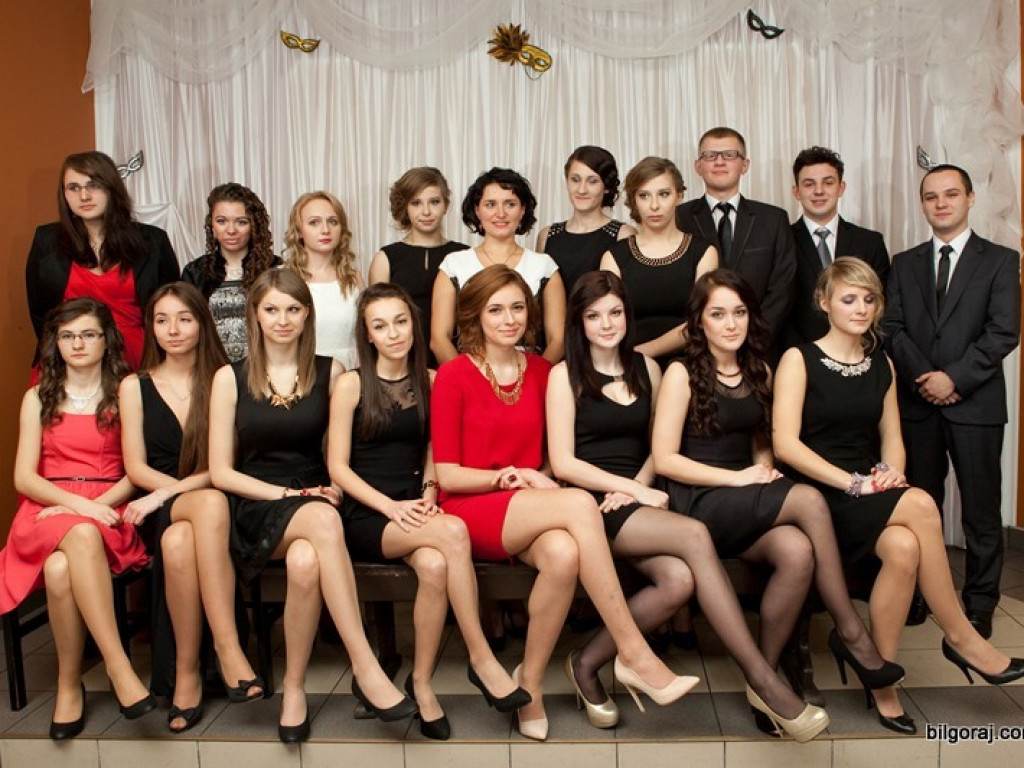 Studniówka w Katolickim Liceum im. Jana Pawła II (FOTO)