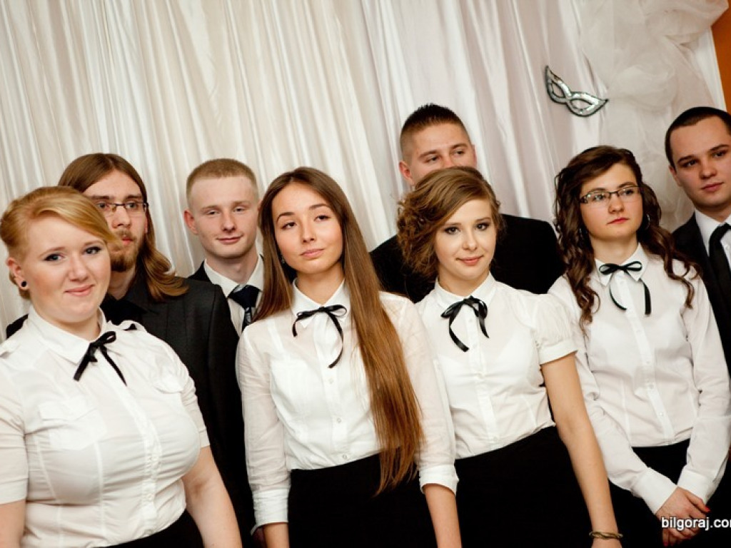 Studniówka w Katolickim Liceum im. Jana Pawła II (FOTO)