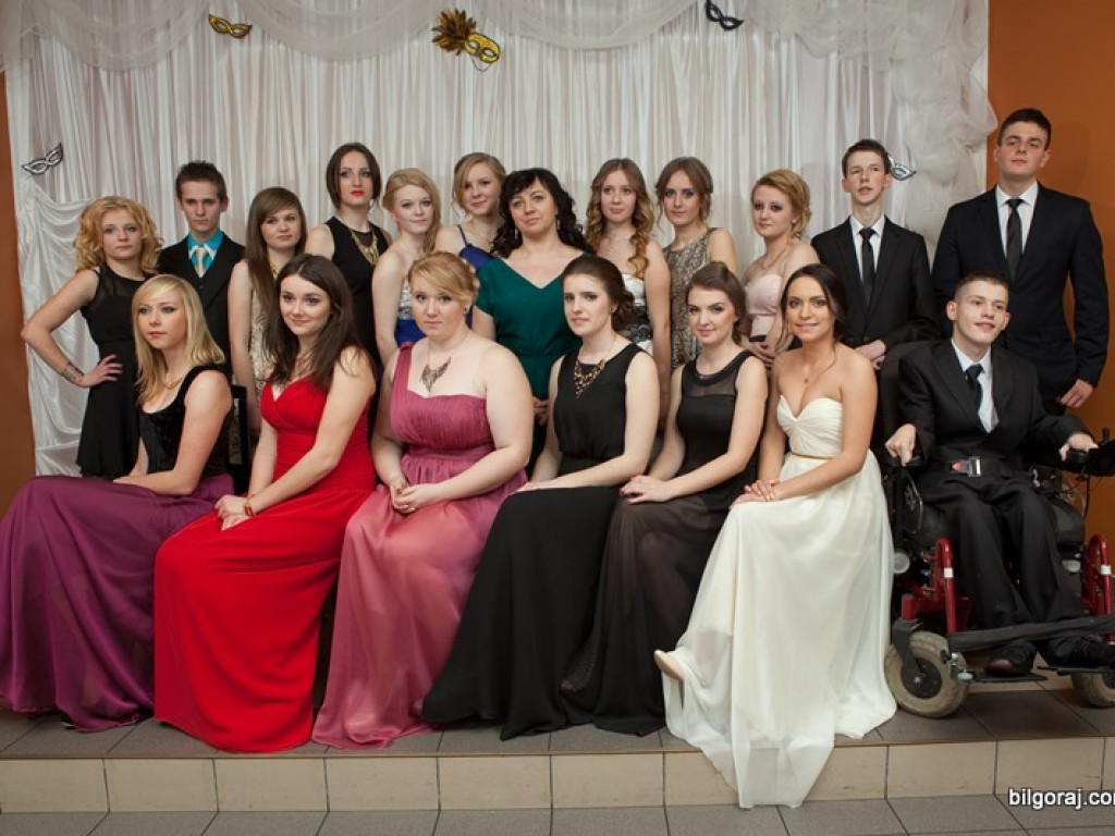 Studniówka w Katolickim Liceum im. Jana Pawła II (FOTO)