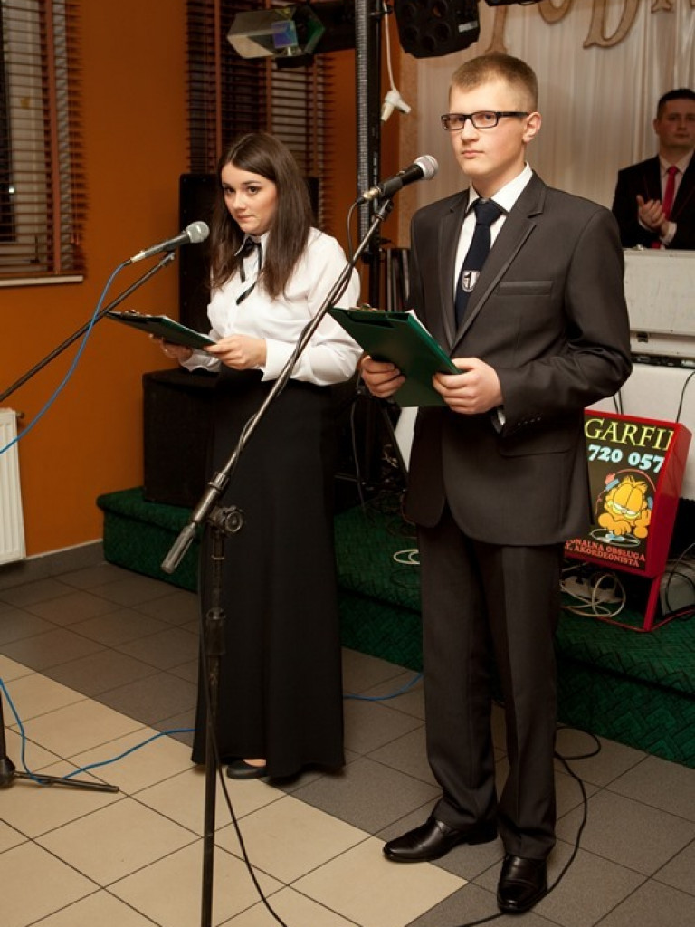 Studniówka w Katolickim Liceum im. Jana Pawła II (FOTO)