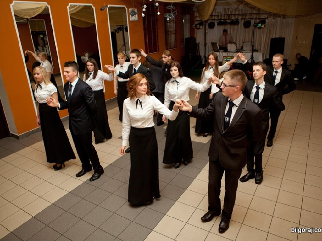 Studniówka w Katolickim Liceum im. Jana Pawła II (FOTO)