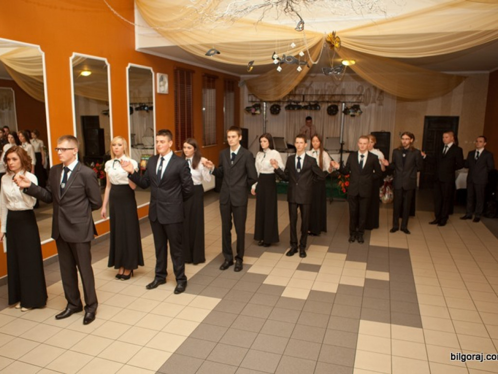 Studniówka w Katolickim Liceum im. Jana Pawła II (FOTO)