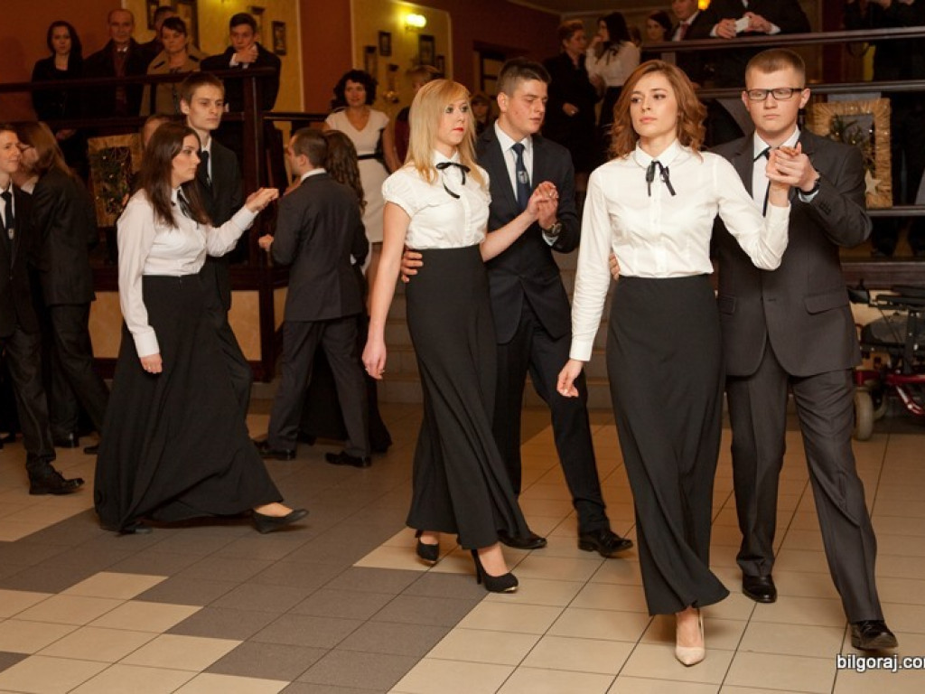 Studniówka w Katolickim Liceum im. Jana Pawła II (FOTO)