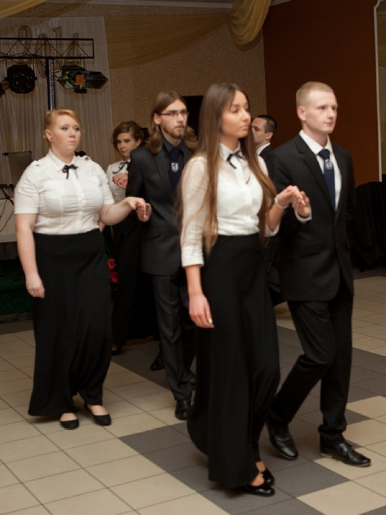 Studniówka w Katolickim Liceum im. Jana Pawła II (FOTO)