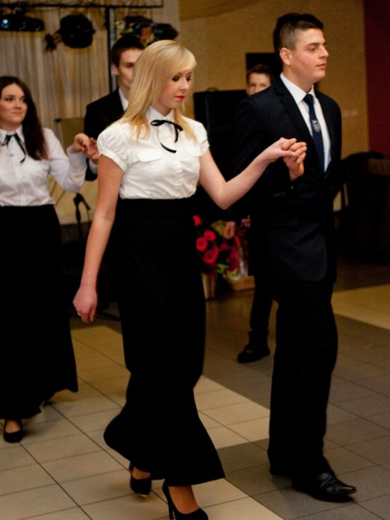 Studniówka w Katolickim Liceum im. Jana Pawła II (FOTO)