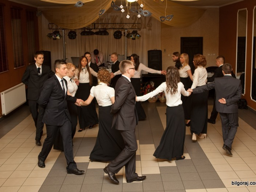 Studniówka w Katolickim Liceum im. Jana Pawła II (FOTO)