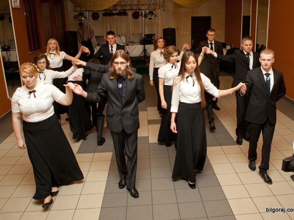 Studniówka w Katolickim Liceum im. Jana Pawła II (FOTO)