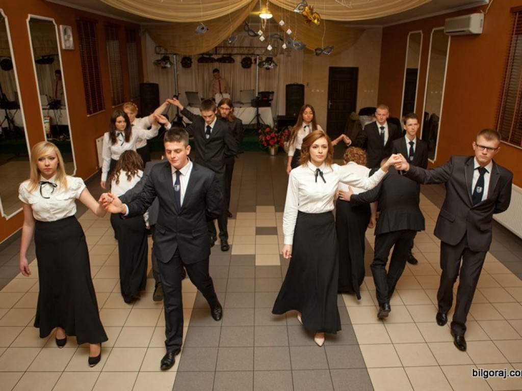 Studniówka w Katolickim Liceum im. Jana Pawła II (FOTO)