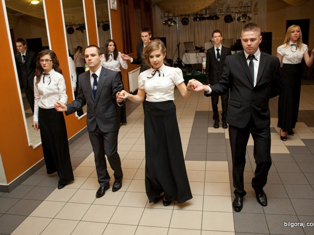 Studniówka w Katolickim Liceum im. Jana Pawła II (FOTO)