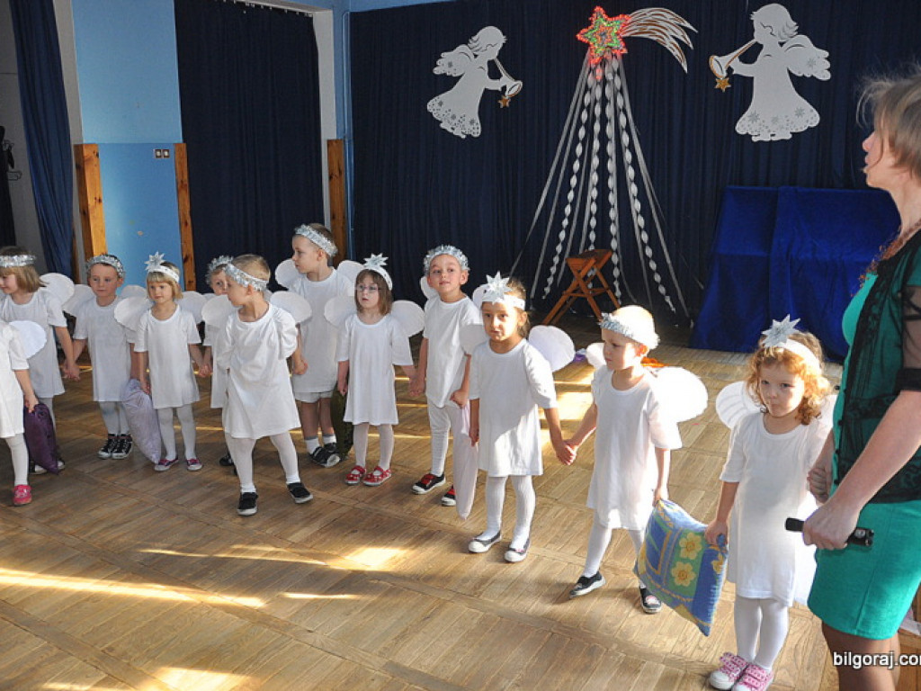 Święto babci i dziadka w Samorządowym Przedszkolu Nr 1 w Biłgoraju (FOTO)