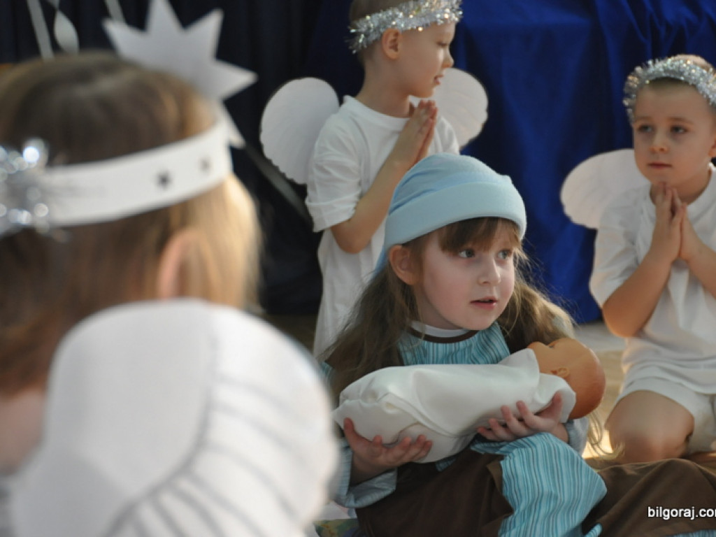 Święto babci i dziadka w Samorządowym Przedszkolu Nr 1 w Biłgoraju (FOTO)