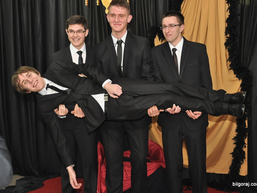 Studniówka w ONZ-cie (FOTO, VIDEO)