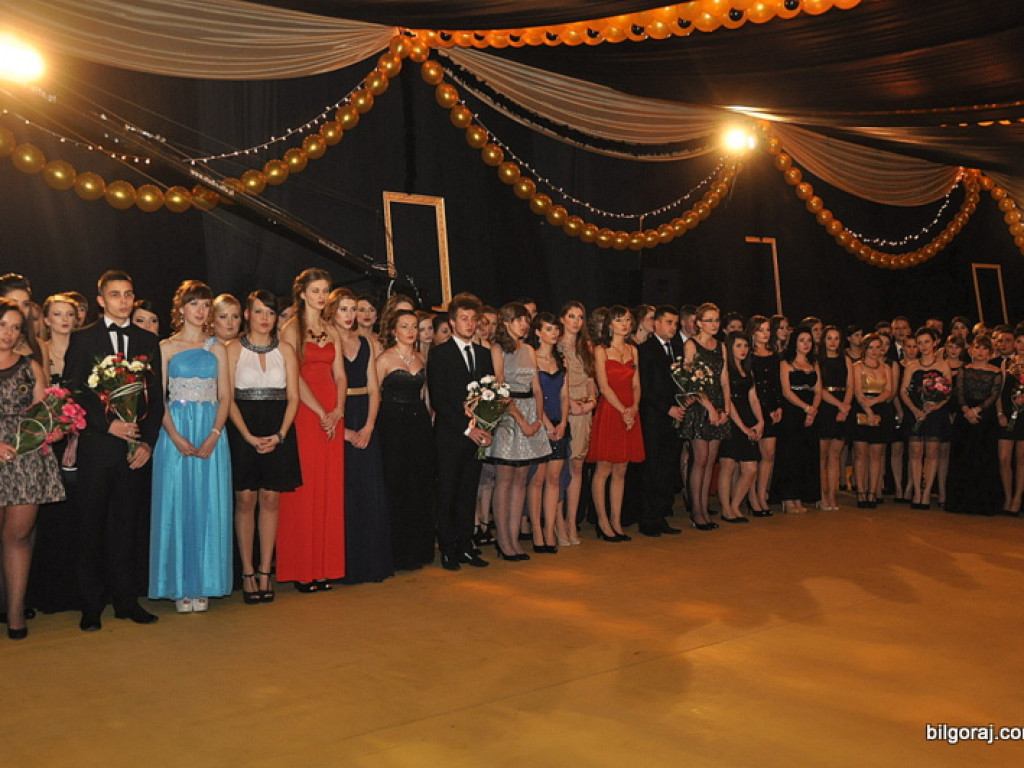 Studniówka w ONZ-cie (FOTO, VIDEO)