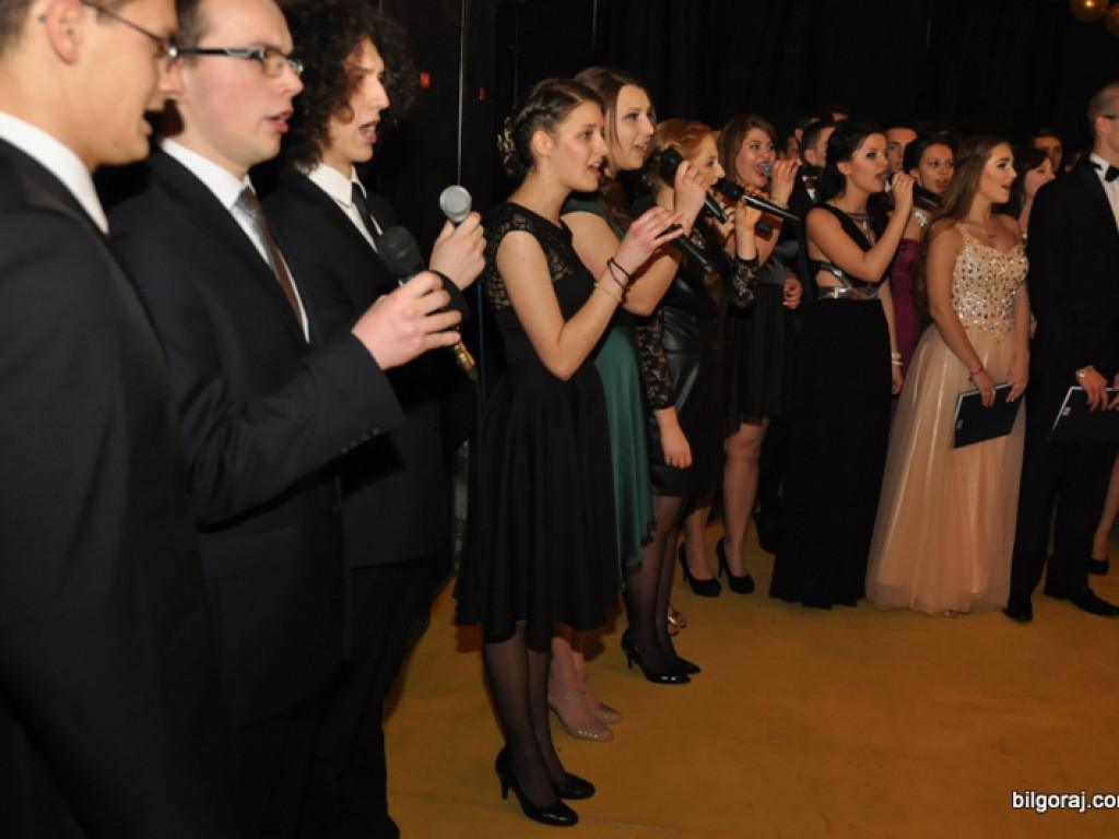 Studniówka w ONZ-cie (FOTO, VIDEO)