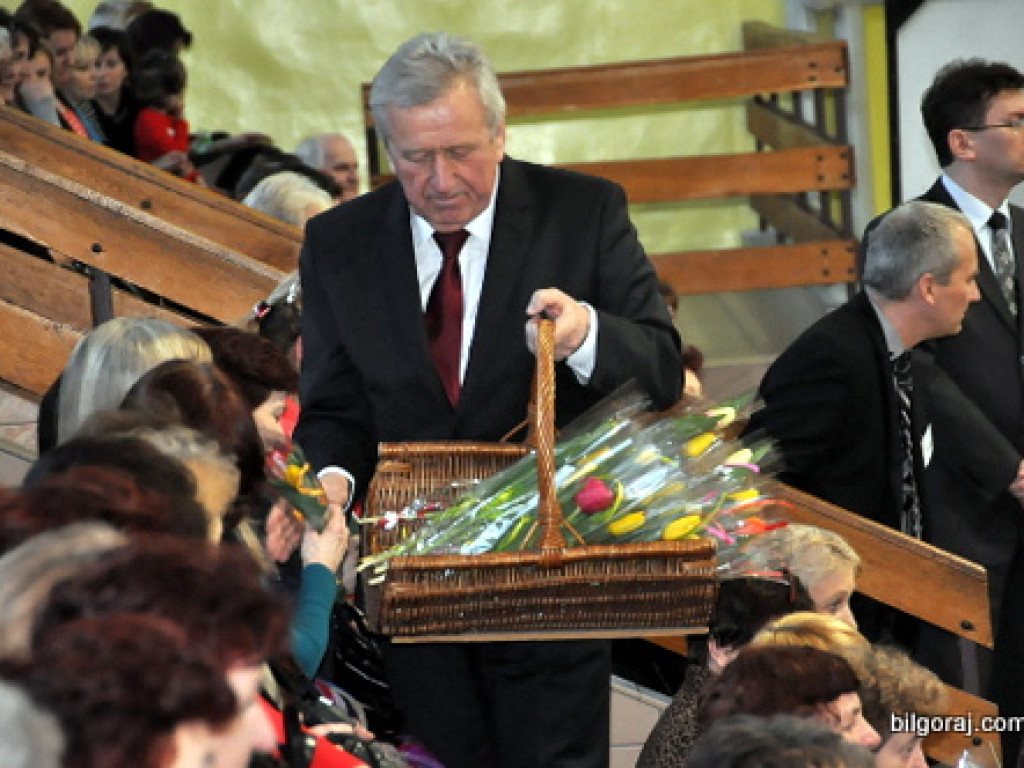 Babę zesłał Bóg..., czyli I Powiatowy Dzień Kobiet (FOTO, VIDEO)