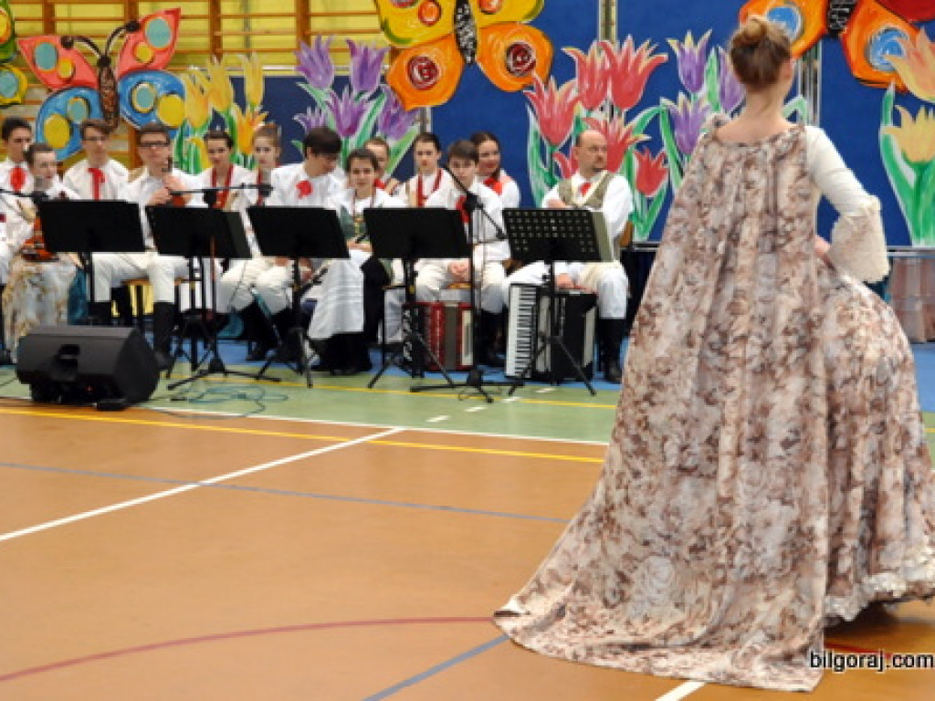 Babę zesłał Bóg..., czyli I Powiatowy Dzień Kobiet (FOTO, VIDEO)