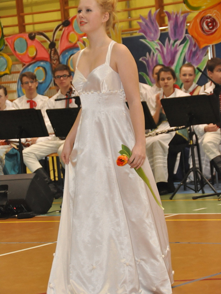 Babę zesłał Bóg..., czyli I Powiatowy Dzień Kobiet (FOTO, VIDEO)