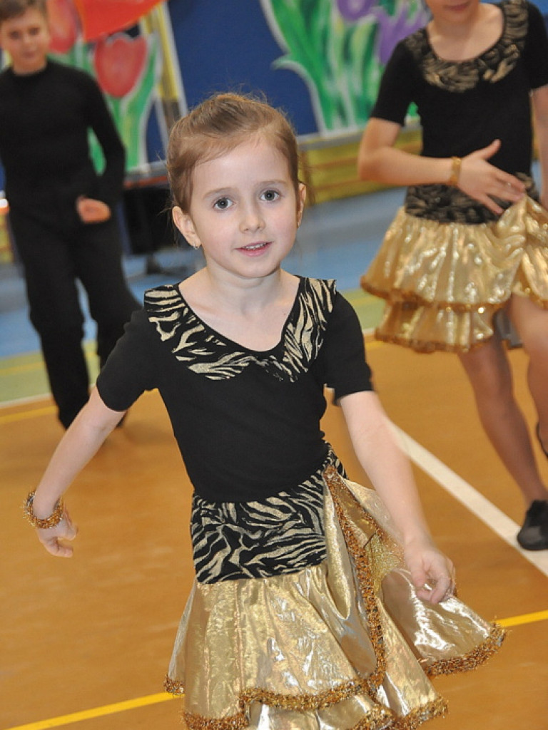 Babę zesłał Bóg..., czyli I Powiatowy Dzień Kobiet (FOTO, VIDEO)