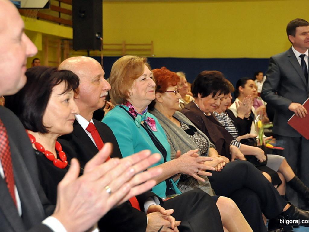 Babę zesłał Bóg..., czyli I Powiatowy Dzień Kobiet (FOTO, VIDEO)