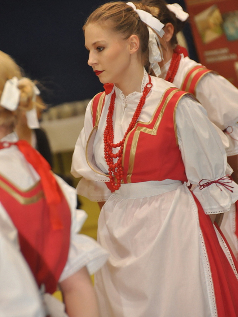 Babę zesłał Bóg..., czyli I Powiatowy Dzień Kobiet (FOTO, VIDEO)