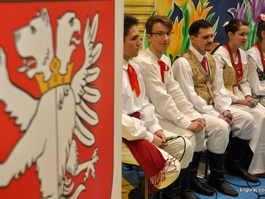 Babę zesłał Bóg..., czyli I Powiatowy Dzień Kobiet (FOTO, VIDEO)