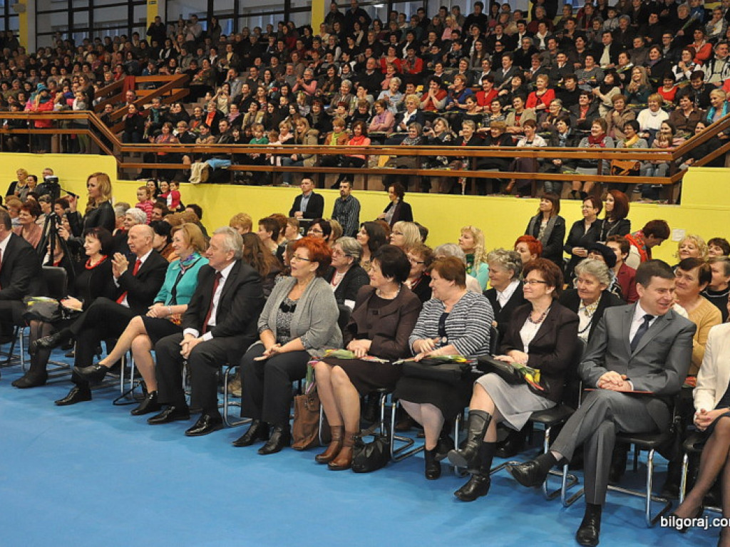 Babę zesłał Bóg..., czyli I Powiatowy Dzień Kobiet (FOTO, VIDEO)