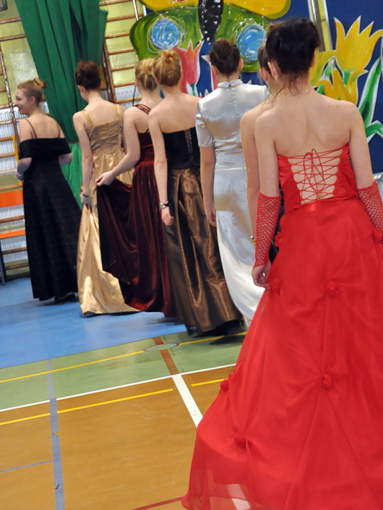 Babę zesłał Bóg..., czyli I Powiatowy Dzień Kobiet (FOTO, VIDEO)