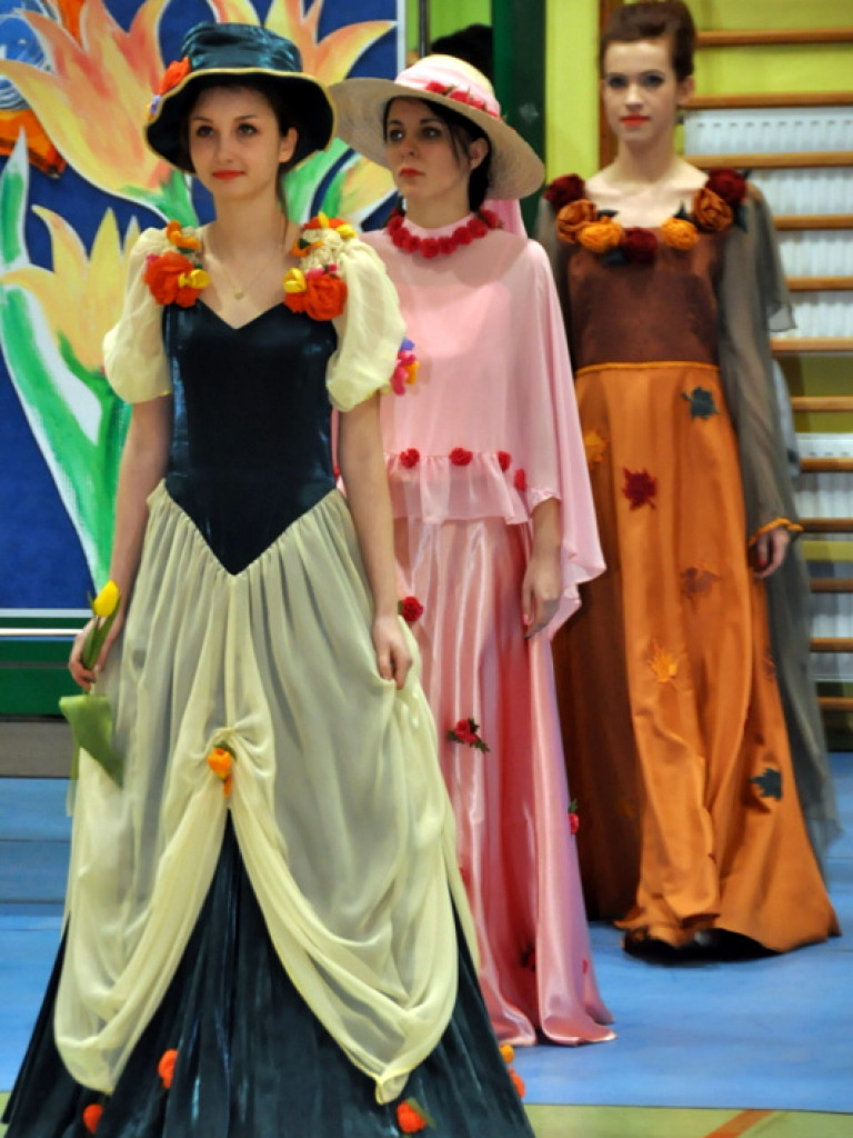 Babę zesłał Bóg..., czyli I Powiatowy Dzień Kobiet (FOTO, VIDEO)