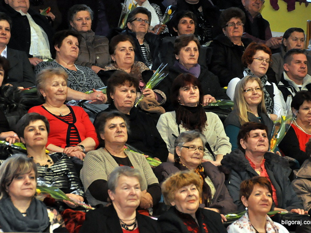 Babę zesłał Bóg..., czyli I Powiatowy Dzień Kobiet (FOTO, VIDEO)