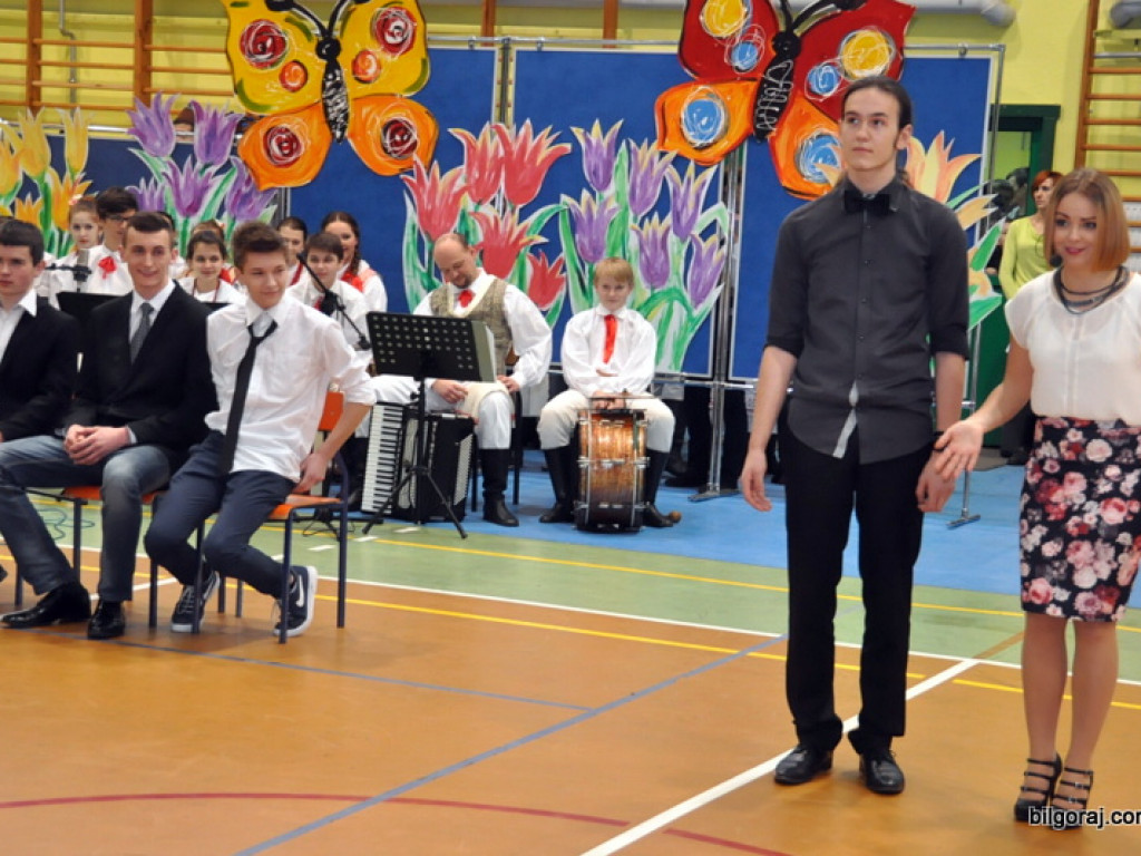 Babę zesłał Bóg..., czyli I Powiatowy Dzień Kobiet (FOTO, VIDEO)