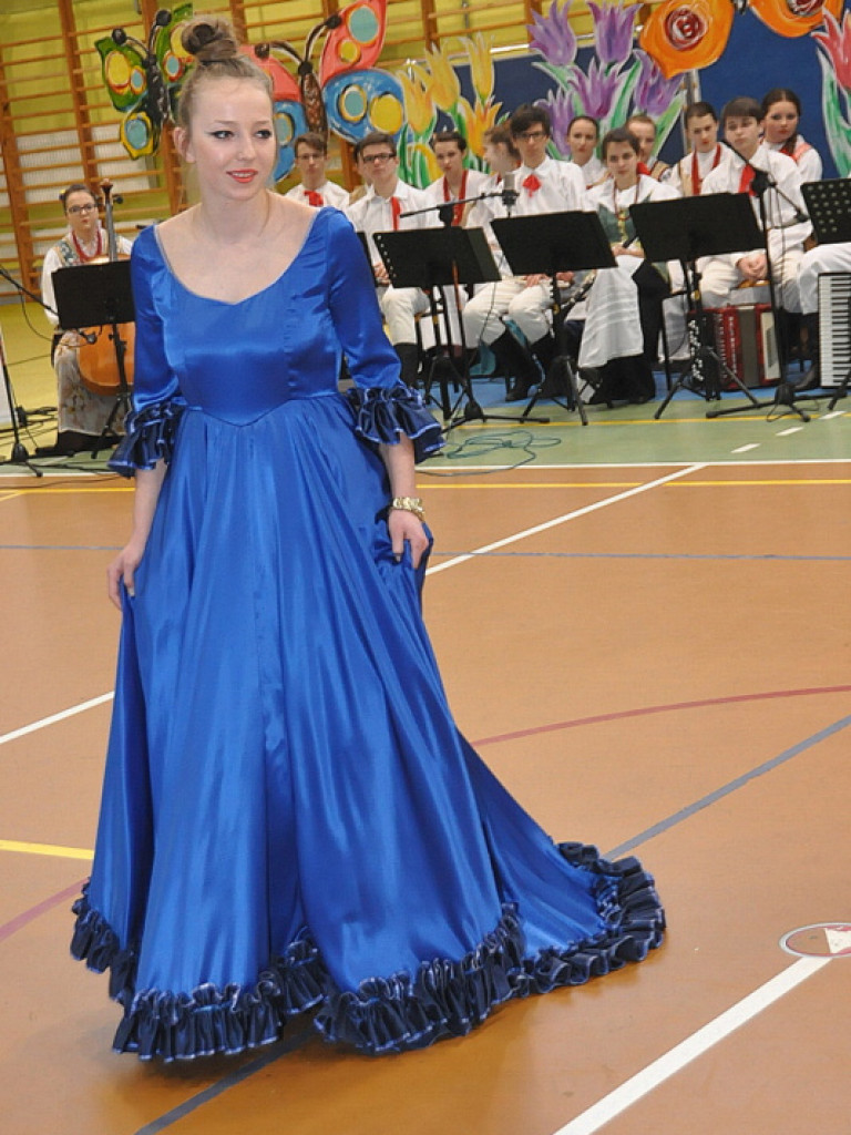 Babę zesłał Bóg..., czyli I Powiatowy Dzień Kobiet (FOTO, VIDEO)