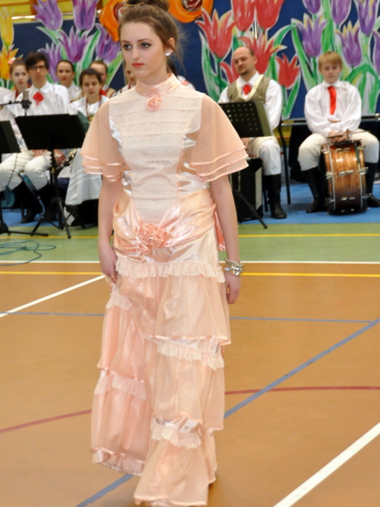 Babę zesłał Bóg..., czyli I Powiatowy Dzień Kobiet (FOTO, VIDEO)