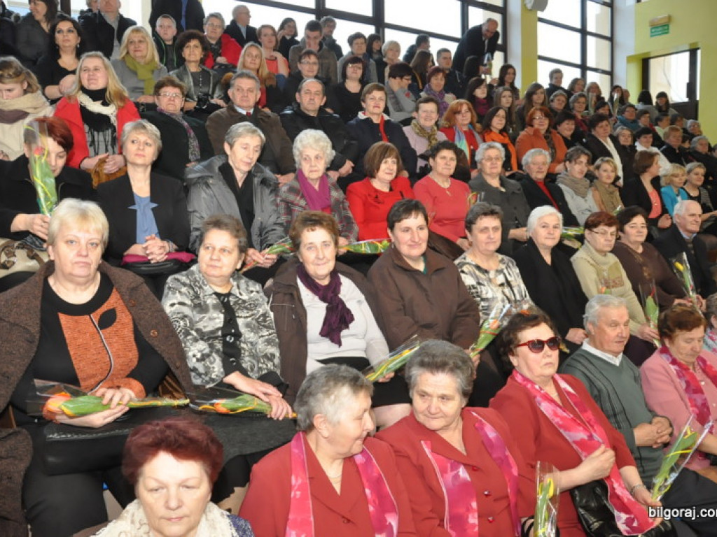 Babę zesłał Bóg..., czyli I Powiatowy Dzień Kobiet (FOTO, VIDEO)