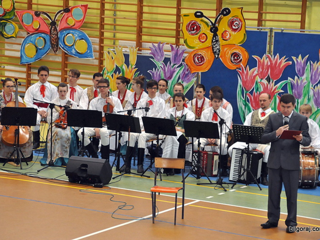 Babę zesłał Bóg..., czyli I Powiatowy Dzień Kobiet (FOTO, VIDEO)