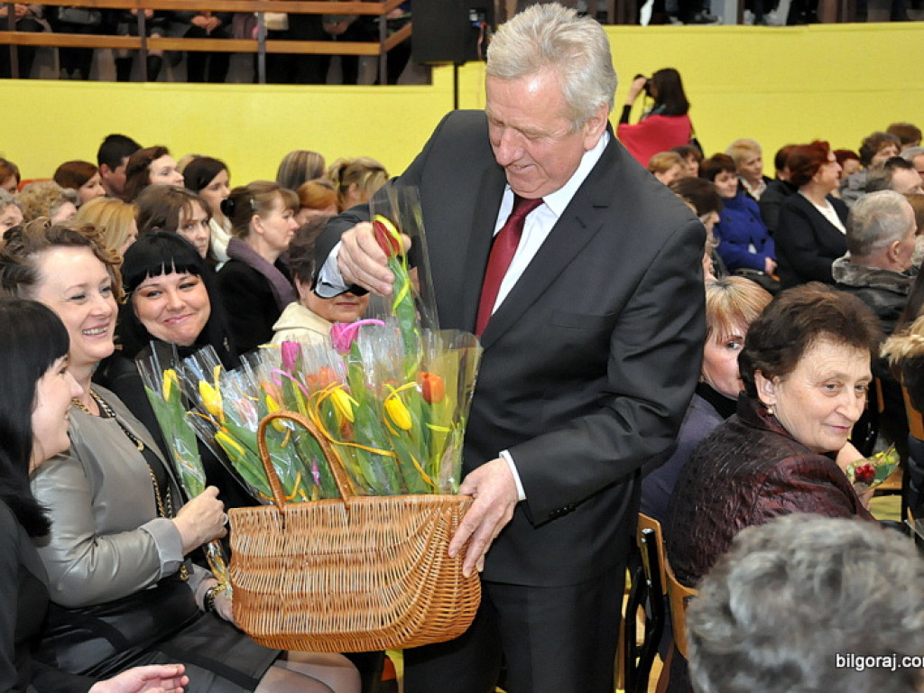 Babę zesłał Bóg..., czyli I Powiatowy Dzień Kobiet (FOTO, VIDEO)