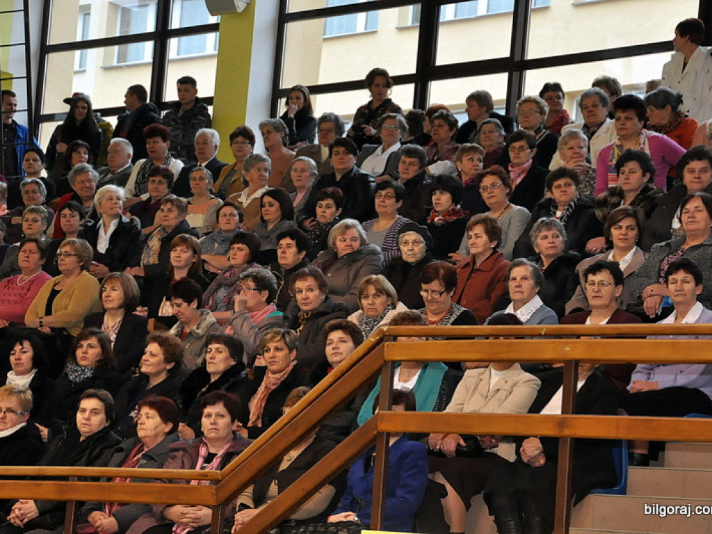 Babę zesłał Bóg..., czyli I Powiatowy Dzień Kobiet (FOTO, VIDEO)
