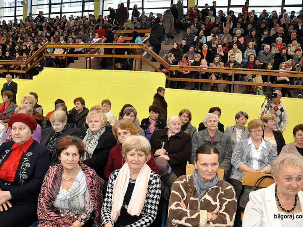 Babę zesłał Bóg..., czyli I Powiatowy Dzień Kobiet (FOTO, VIDEO)